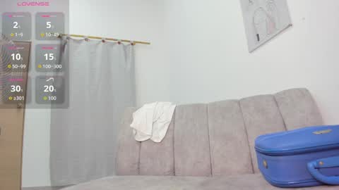 Velvetluna online show from April 25, 2026, 4:15 pm