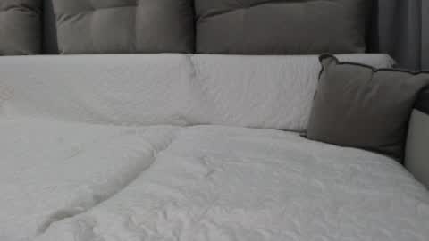 velvetmoon123 online show from April 24, 2026, 6:32 pm