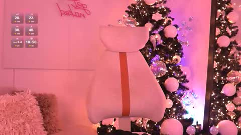 Velvet online show from December 4, 2025, 10:51 pm