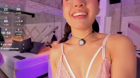 Snapshot of velvett_moon__ chatting on May 5, 2026, 3:47 am velvett_moon__ online show from May 5, 2026, 3:47 am