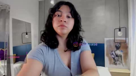 velvettease_ online show from January 14, 2026, 12:44 pm