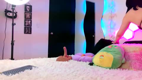 Snapshot of velvetvibes_ chatting on April 6, 2026, 2:42 am velvetvibes_ online show from April 6, 2026, 2:42 am