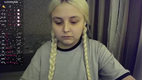 Snapshot of vendymories chatting on October 13, 2025, 11:38 pm eva 3 online show from October 13, 2025, 11:38 pm