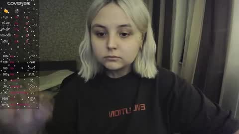 Snapshot of vendymories chatting on October 31, 2025, 11:06 pm eva 3 online show from October 31, 2025, 11:06 pm