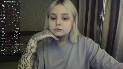 Snapshot of vendymories chatting on November 5, 2025, 2:00 am eva 3 online show from November 5, 2025, 2:00 am