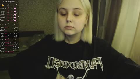 Snapshot of vendymories chatting on November 10, 2025, 2:32 am eva 3 online show from November 10, 2025, 2:32 am