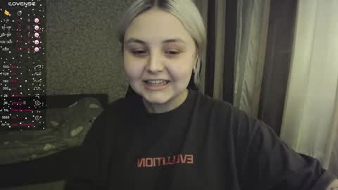 Snapshot of vendymories chatting on November 14, 2025, 2:32 am eva 3 online show from November 14, 2025, 2:32 am