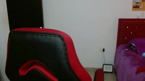 venecasexy44 online show from April 23, 2026, 1:46 pm