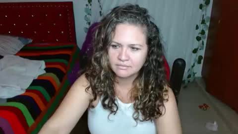 Snapshot of venecasexy44 chatting on May 18, 2026, 12:11 pm venecasexy44 online show from May 18, 2026, 12:11 pm
