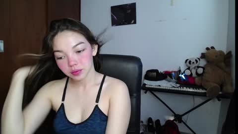 Snapshot of venelope1 chatting on December 14, 2024, 2:31 pm Venelope 3 online show from December 14, 2024, 2:31 pm