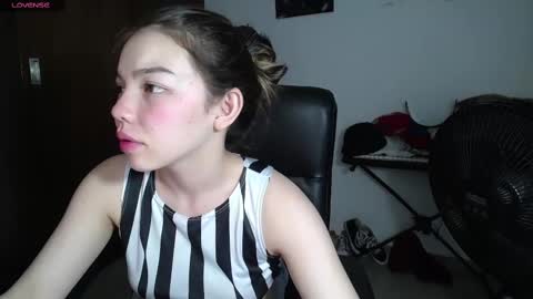 Snapshot of venelope1 chatting on February 13, 2025, 5:37 am Venelope 3 online show from February 13, 2025, 5:37 am