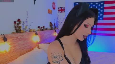 Snapshot of venomeowww_ chatting on May 30, 2026, 5:15 am Vivian online show from May 30, 2026, 5:15 am