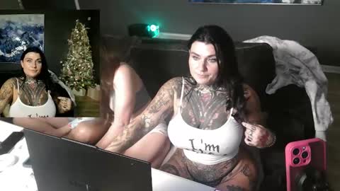 Snapshot of ventressinkbaby chatting on November 15, 2025, 2:09 am VentressInk online show from November 15, 2025, 2:09 am