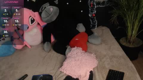 eva online show from December 19, 2025, 11:45 pm