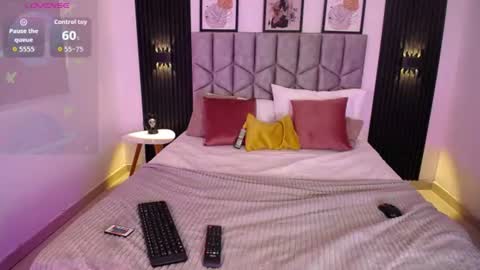 Snapshot of venus_999_ chatting on July 5, 2026, 10:06 pm venus_999_ online show from July 5, 2026, 10:06 pm