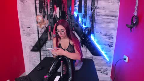 VENUS online show from April 28, 2026, 11:48 am