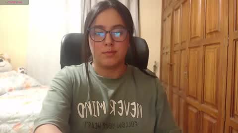 Snapshot of venus_cat_ chatting on June 28, 2026, 1:44 am Venus online show from June 28, 2026, 1:44 am