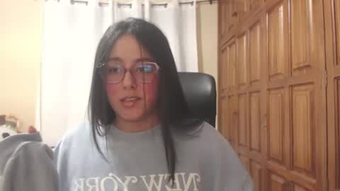 Snapshot of venus_cat_ chatting on July 9, 2026, 3:32 am Venus online show from July 9, 2026, 3:32 am