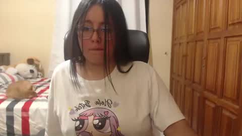 Snapshot of venus_cat_ chatting on July 10, 2026, 3:33 am Venus online show from July 10, 2026, 3:33 am