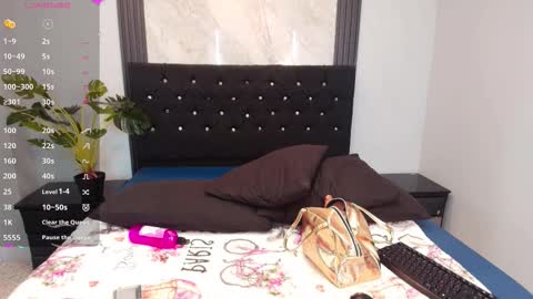 Snapshot of venus_medussa chatting on November 30, 2025, 7:51 pm Medussa online show from November 30, 2025, 7:51 pm