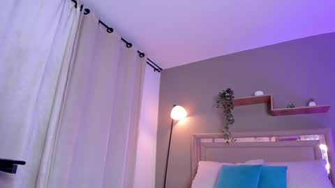 Snapshot of venus_reid chatting on January 4, 2025, 8:06 am venus_reid online show from January 4, 2025, 8:06 am