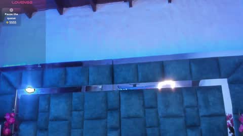 Snapshot of venus_velez chatting on January 23, 2025, 1:24 pm Venus online show from January 23, 2025, 1:24 pm