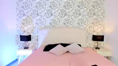 Snapshot of venusandrea29 chatting on July 12, 2026, 12:29 pm Venus online show from July 12, 2026, 12:29 pm