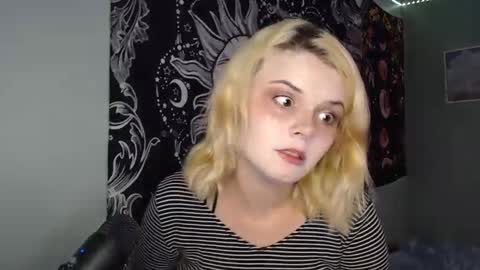 Snapshot of venusastar chatting on September 23, 2025, 3:31 am Miss Venus online show from September 23, 2025, 3:31 am