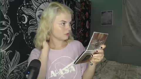 Snapshot of venusastar chatting on October 3, 2025, 2:47 pm Miss Venus online show from October 3, 2025, 2:47 pm