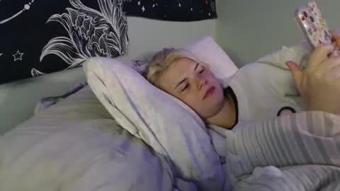 Miss Venus online show from October 13, 2025, 12:49 pm