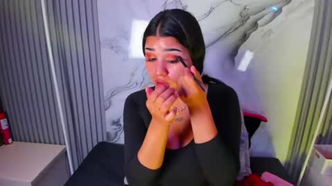 Snapshot of venusowen_ chatting on July 15, 2026, 1:27 pm Venusowen online show from July 15, 2026, 1:27 pm