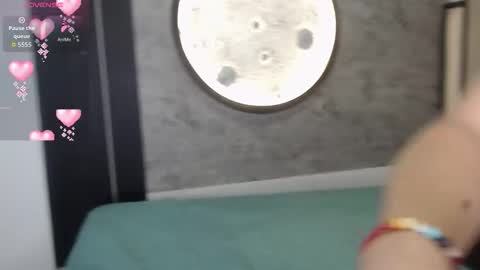 venuss09 online show from February 8, 2026, 1:36 pm