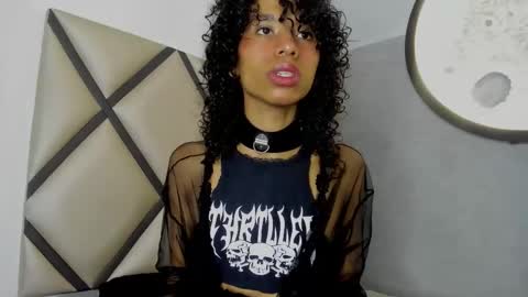 venuss_03 online show from February 3, 2026, 3:26 am