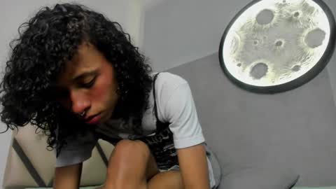 venuss_03 online show from March 28, 2026, 3:17 am