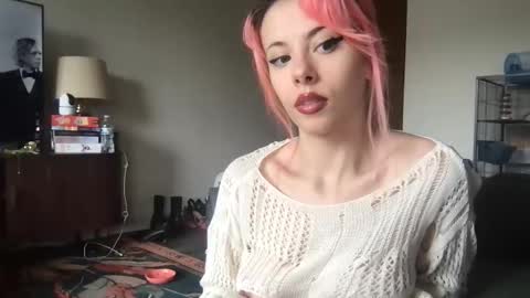 Snapshot of venustheflytrap chatting on June 8, 2026, 3:45 pm venustheflytrap online show from June 8, 2026, 3:45 pm