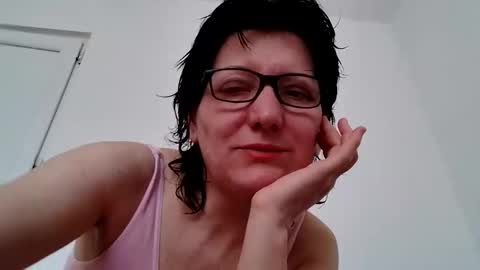 Vera online show from April 12, 2026, 6:18 am