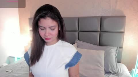 Snapshot of vera_price_ chatting on May 24, 2026, 11:15 am Vera online show from May 24, 2026, 11:15 am