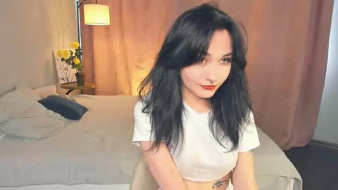 Keely online show from June 1, 2026, 10:39 am