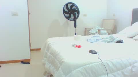 vergagolosa22 online show from September 22, 2025, 12:23 am