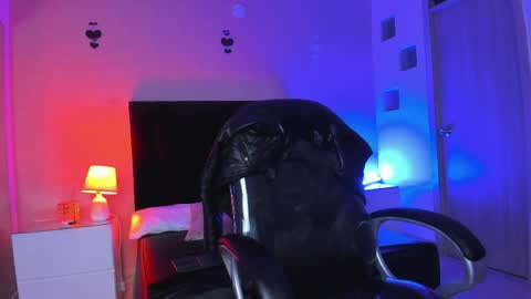 vergil_noir online show from May 6, 2026, 5:03 am