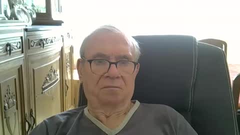 Snapshot of vergne50 chatting on May 16, 2026, 9:28 am vergne50 online show from May 16, 2026, 9:28 am