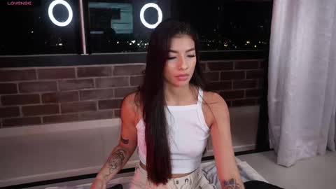 Snapshot of vero_cam chatting on February 19, 2025, 1:29 am vero_cam online show from February 19, 2025, 1:29 am