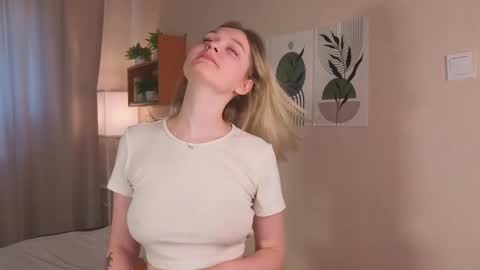 Snapshot of verocat chatting on September 14, 2025, 5:50 am Veronica online show from September 14, 2025, 5:50 am