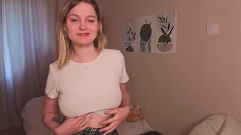 Snapshot of verocat chatting on October 3, 2025, 8:11 am Veronica online show from October 3, 2025, 8:11 am