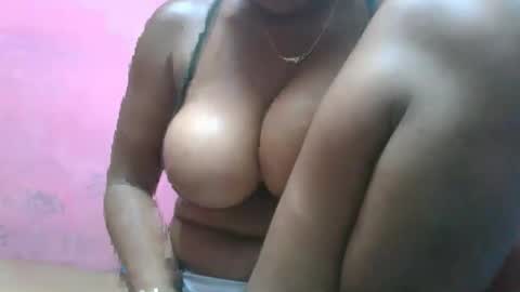 Snapshot of verolla31 chatting on March 4, 2026, 1:17 pm verolla31 online show from March 4, 2026, 1:17 pm