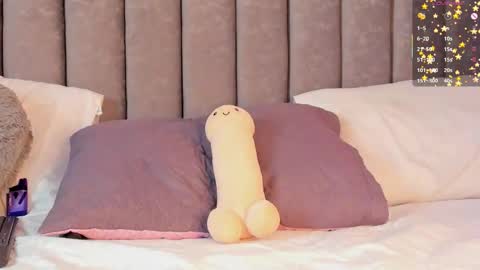 Vernica  online show from November 29, 2025, 4:26 am