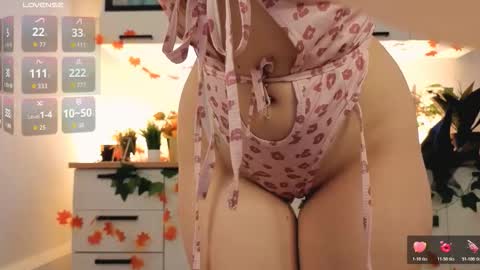 Snapshot of veronica_blush chatting on October 22, 2025, 12:16 pm VERONICA FOLLOW ME online show from October 22, 2025, 12:16 pm