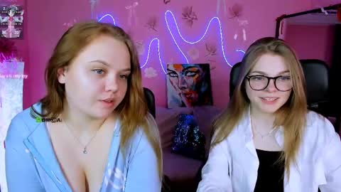 Snapshot of veronica_bubble chatting on May 7, 2026, 8:03 pm Ronni online show from May 7, 2026, 8:03 pm