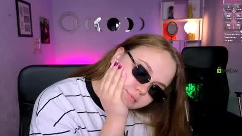 Snapshot of veronica_bubble chatting on June 11, 2026, 3:04 am Ronni online show from June 11, 2026, 3:04 am