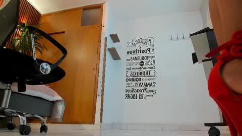 VERONICA online show from October 14, 2025, 8:31 pm